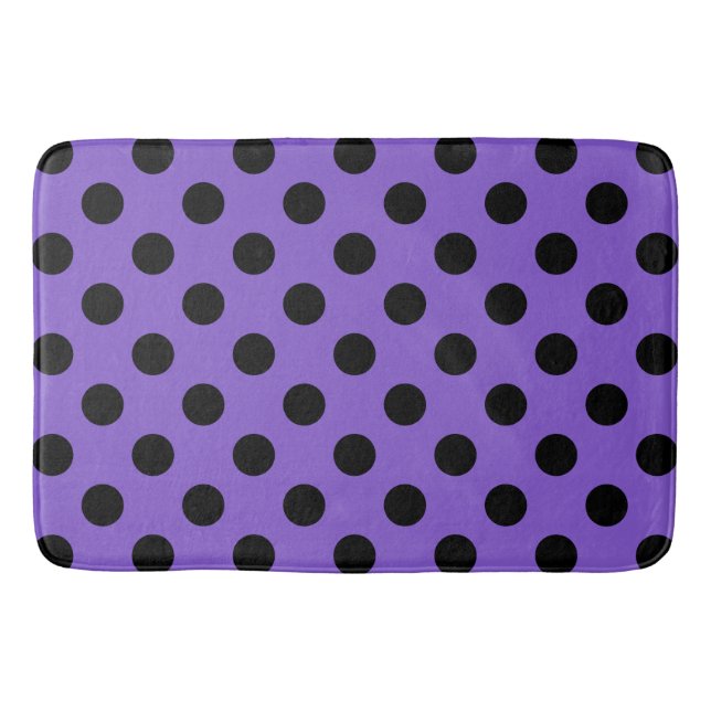 Schwarze Polka-Punkte auf Lavendel Badematte (Vorderseite)