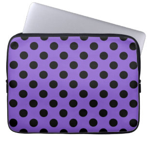 Schwarze Polka-Punkte auf Lavendel Laptopschutzhülle