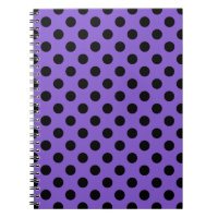 Schwarze Polka-Punkte auf Lavendel
