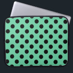 Schwarze Polka Punkte auf Minzgrün Laptopschutzhülle<br><div class="desc">Schwarze Polka Punkte auf Minzgrün</div>