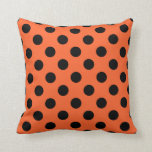 Schwarze Polka-Punkte auf Orange Kissen<br><div class="desc">Schwarze Polka-Punkte auf Orange</div>