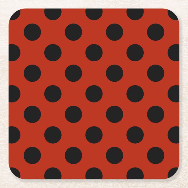 Schwarze Polka Punkte auf rot Rechteckiger Pappuntersetzer (Vorderseite)
