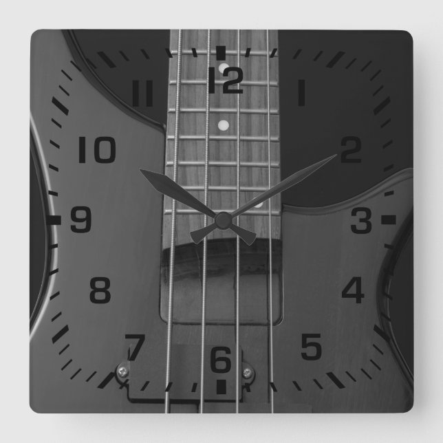Schwarze quadratische Zahlen auf Bass-Gitarre Wanduhr (Vorderseite)