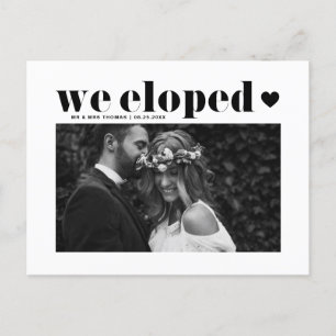 Schwarze Retro-Bold-Typografie Hochzeit Elopement Postkarte