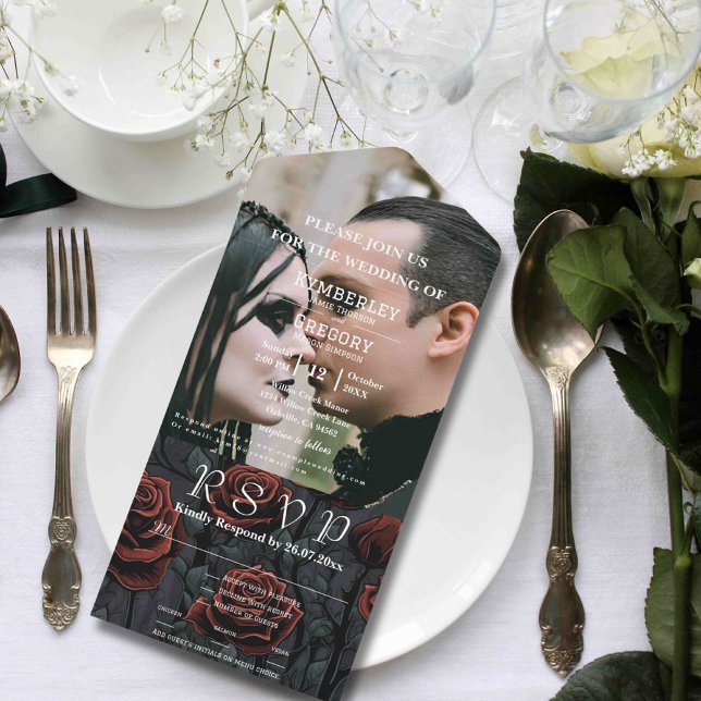 Schwarze Rote Rose Blumenhintergrund Weißer Text F All In One Einladung (Von Creator hochgeladen)