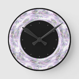 Schwarze runde Uhr mit Diamantdruck