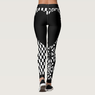 Schwarze Schachbretter und Spitzenherz Leggings