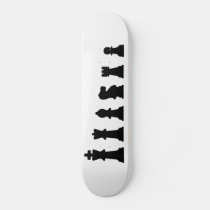 Schwarze Schachstücke auf Weiß Skateboard