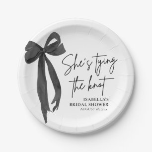 Schwarze Schleife - Sie knüpft den Knoten - Brautp Pappteller