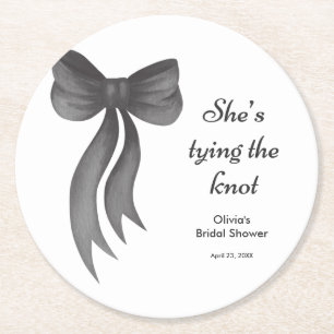 Schwarze Schleife - Sie knüpft den Knoten Junggese Runder Pappuntersetzer