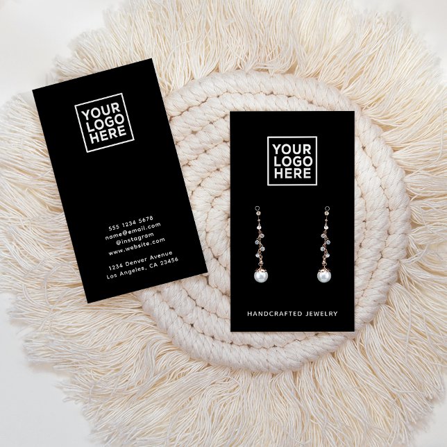 Schwarze Schmuckkollektion mit einfacher Logo (Von Creator hochgeladen)