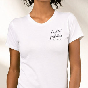 Schwarze Schrift einfach gealtert auf Geburtstag p T-Shirt