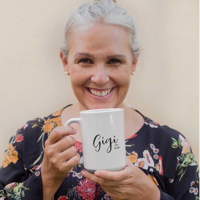 Schwarze Schrift Gigi Established Kaffeetasse (Von Creator hochgeladen)