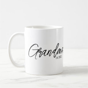 Schwarze Schrift-Typografie Oma Gründungsjahr Kaffeetasse