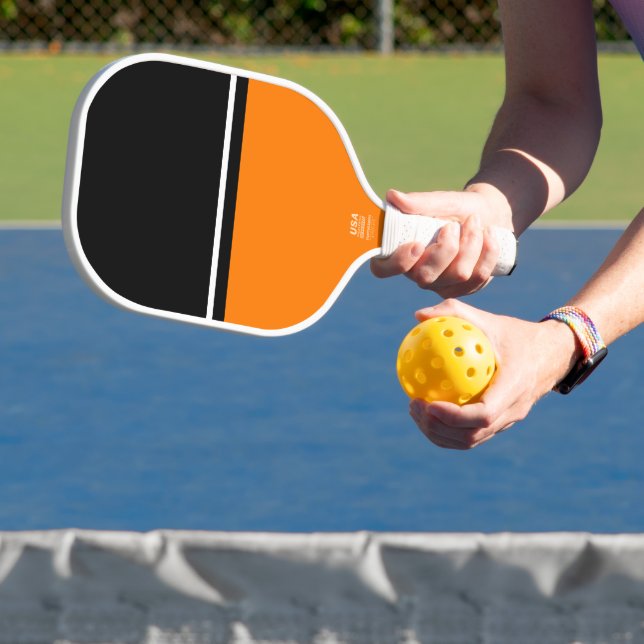 Schwarze schwarze, obere, weiße Streifen Bright Or Pickleball Schläger (InSitu)