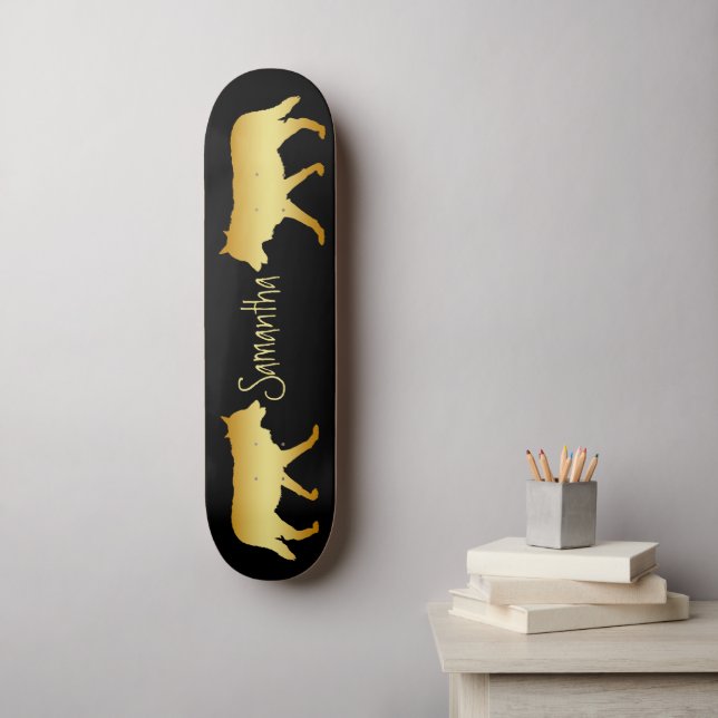Schwarze Skateboard Gold Wölfe personalisiert (Wandkunst)
