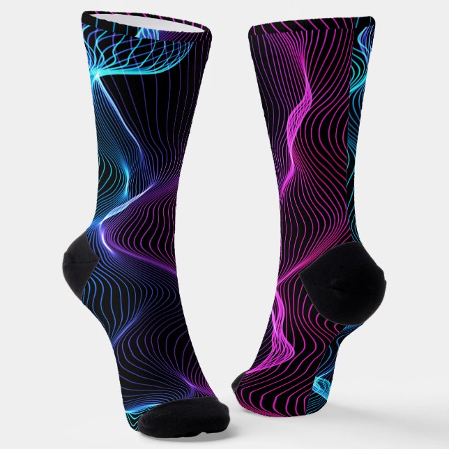 Schwarze Socken mit einem dynamischen, welligen Mu (Gewinkelt)