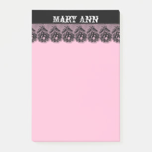 Schwarze Spitze mit individuellem Namen Pink Post-it Klebezettel