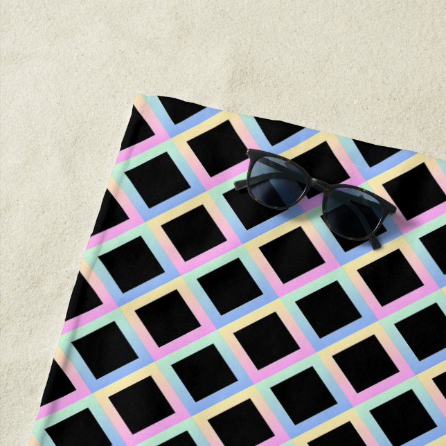 Schwarze symmetrische Diamanten mit glänzenden Rah Strandtuch (Beispiel)