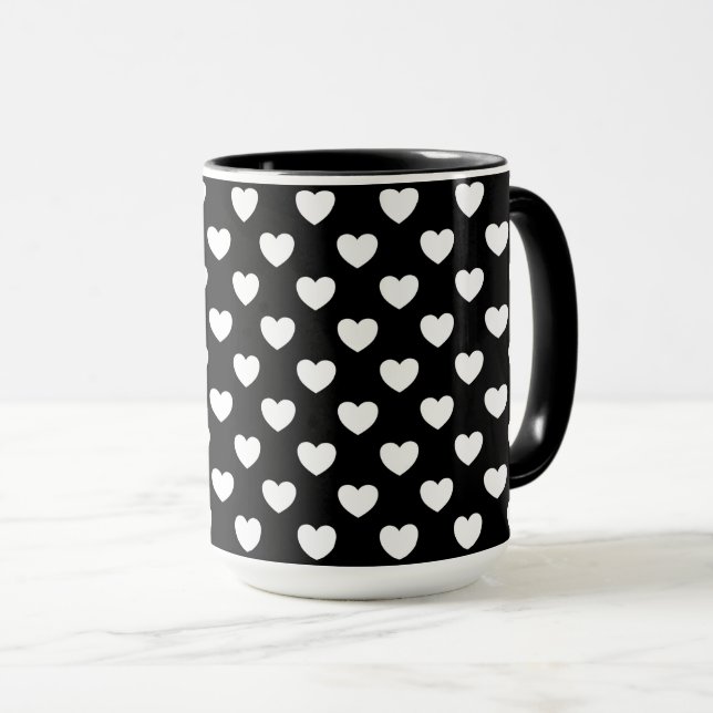 Schwarze Tasse mit weißem Herzstück Polka-Dot-Must (VorderseiteRechts)
