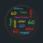 Schwarze Teller, 60. Geburtstagsparty, Wiederholun Pappteller<br><div class="desc">Was für ein wunderschöner, personalisierter Papierteller für eine 60. Geburtstagsfeier oder jede andere Gelegenheit. Name und Alter wiederholen sich in verschiedenen Schriftart und Primärfarben auf einem schwarzen Hintergrund. Einfach zu personalisieren - einfach den NAME, das Alter und die OCCASION an einem Ort verändern. Unterstützt Namen bis zu 9 Zeichen. Eine...</div>