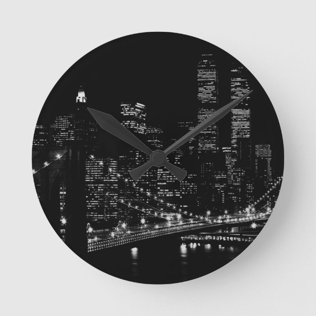 Schwarze u. weiße New- York Citynacht Runde Wanduhr (Vorderseite)