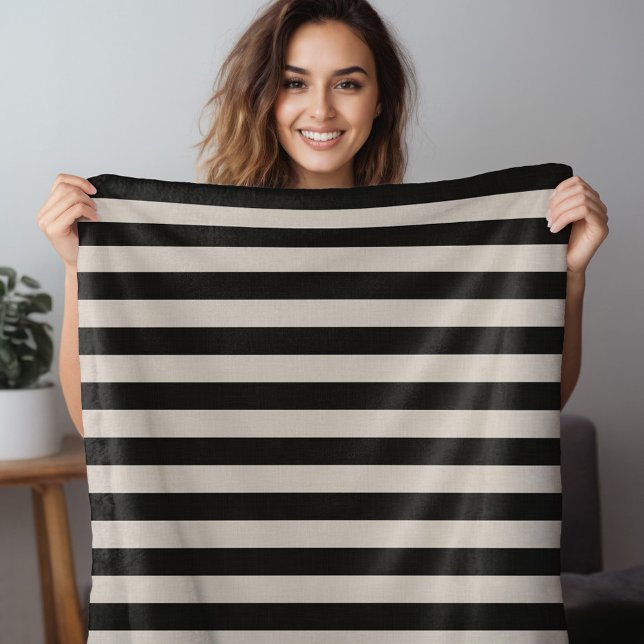 Schwarze und Elfenbeinstreifen | Modernes Bauernha Fleecedecke (Von Creator hochgeladen)