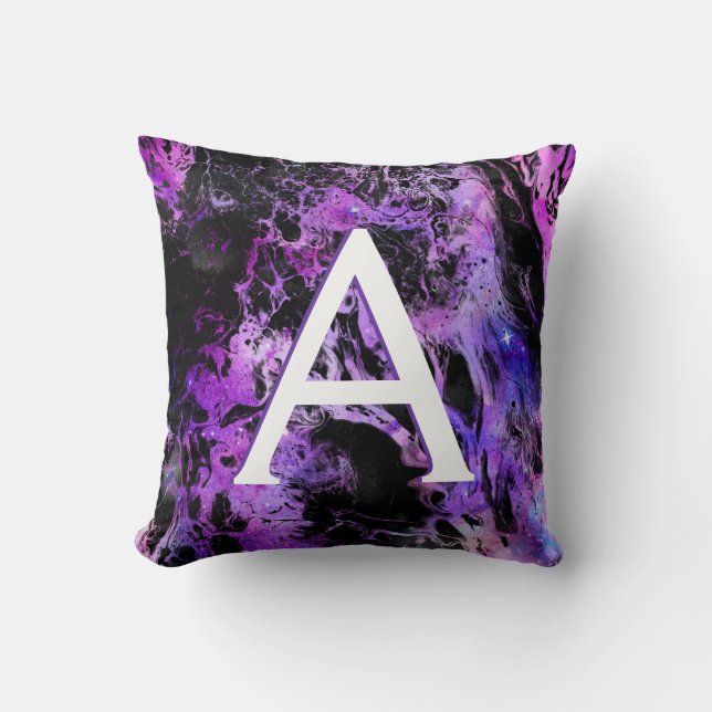 Schwarze und Lila Galaxy Stars Mit Monogramm Kissen (Vorderseite)