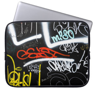 Schwarze und mehrfarbige Graffiti-Kunst Laptopschutzhülle
