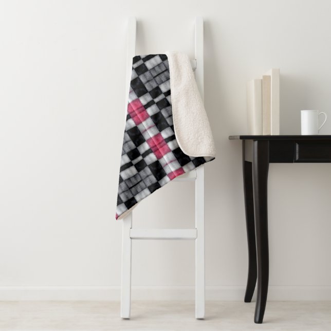 Schwarze und rosa karierte Decke Sherpadecke (Beispiel)