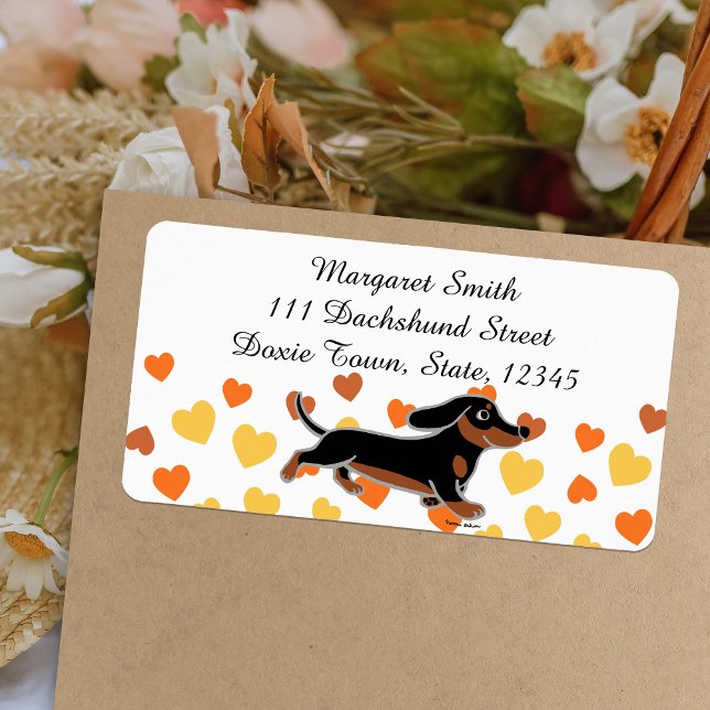 Schwarze und Tan-Dackel laufen Adressaufkleber (Black and Tan Dachshund Running Return Address Label featuring Cute Dachshund in action.  Cartoon.)