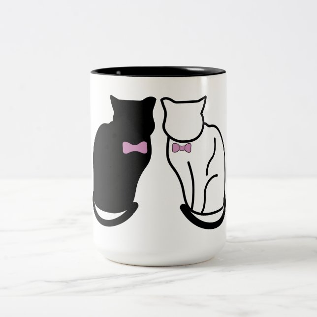 Schwarze und weiße Katze Zweifarbige Tasse (Mittel)