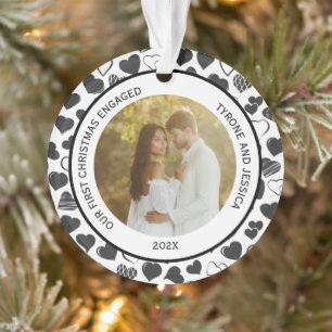 Schwarze und Weiße Paare Erste Weihnachten Verlobt Ornament