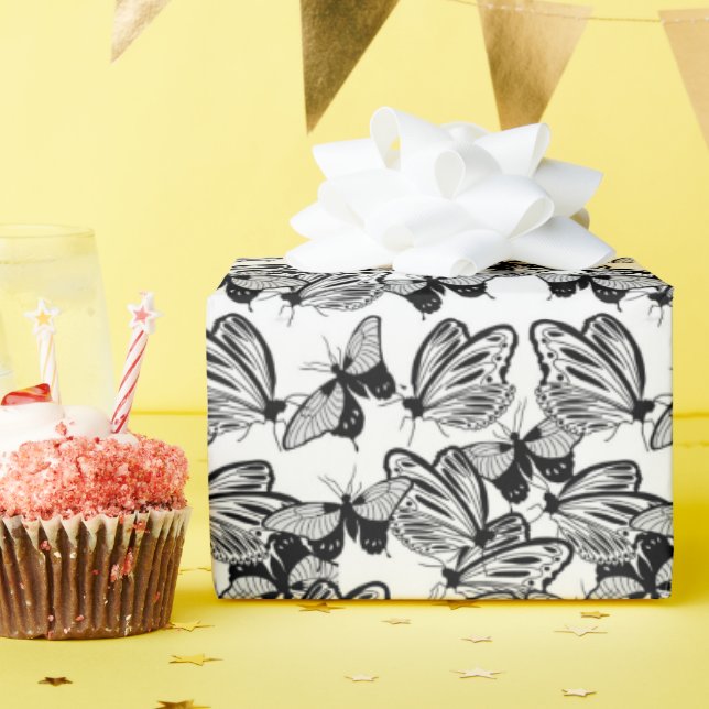 Schwarze weiße Schmetterlinge Geschenkpapier (Geburtstagsparty)