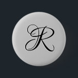 Schwarzer 3D-Kalligrafie-Anfangsbuchstabe | Pastel Button<br><div class="desc">Schwarzer 3D-Kalligrafie-Anfangsbuchstabe | Pastel Gray. Sie können wählen, ob Sie Ihren Initial oder den Initial eines geliebten hinzufügen möchten. Ob es ein herzliches Geschenk für jemanden ist, der Ihnen lieb ist oder eine persönliche Leckerei, die Wahl liegt bei Ihnen. Sie können auch die Personalisierung entfernen und das elegante und minimale...</div>