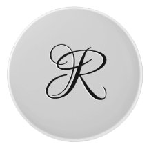 Schwarzer 3D-Kalligrafie-Anfangsbuchstabe | Pastel