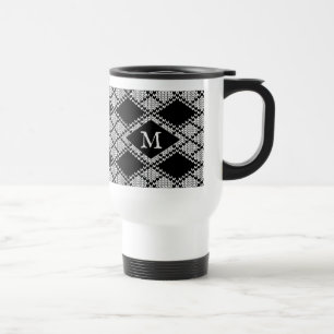 SCHWARZER ARGYLE-STRICK-REISEBECHER + Initiale  Reisebecher