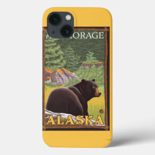 Schwarzer Bär im Wald - Anchorage, Alaska iPhone 13 Hülle