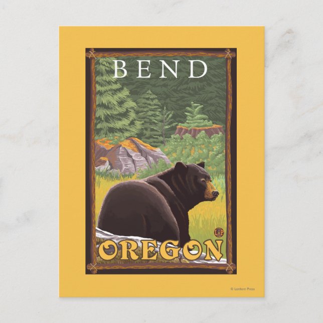 Schwarzer Bär im Wald - Biegung, Oregon Postkarte (Vorderseite)