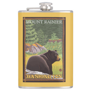 Schwarzer Bär im Wald - der Mount Rainier, Flachmann