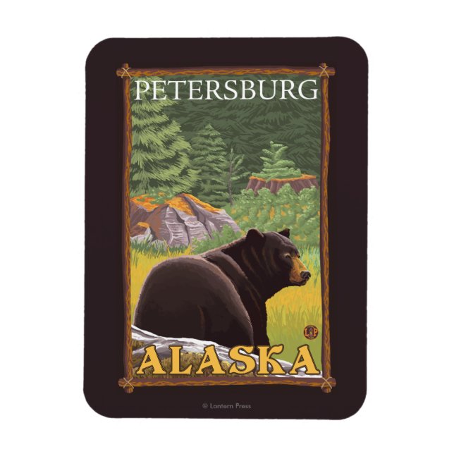 Schwarzer Bär im Wald - Petersburg, Alaska Magnet (Vertikal)