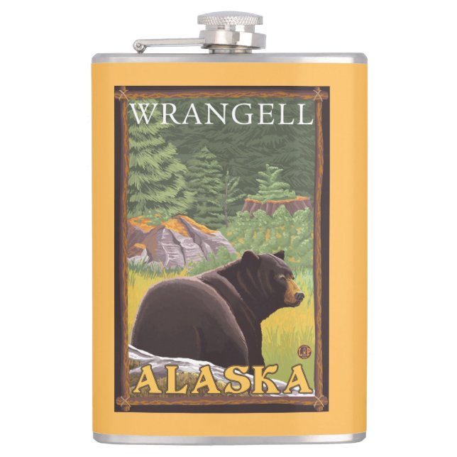 Schwarzer Bär im Wald - Wrangell, Alaska Flachmann (Vorderseite)