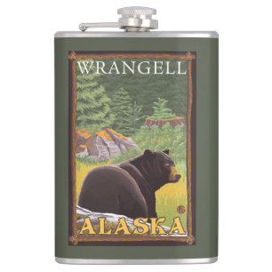 Schwarzer Bär im Wald - Wrangell, Alaska Flachmann
