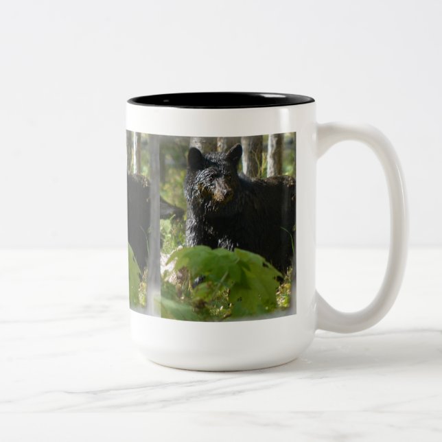 Schwarzer Bär Verstecken im Wald Foto Wildnis Zweifarbige Tasse (Rechts)