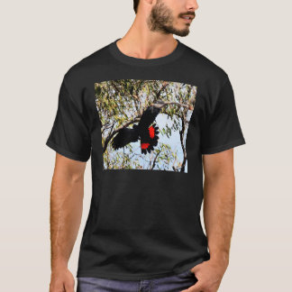SCHWARZER COCKATOO IM FLUG LÄNDLICHES AUSTRALIEN T-Shirt