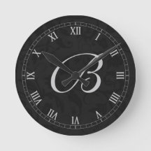 Schwarzer Damast mit römischen Zahlen und Monogram