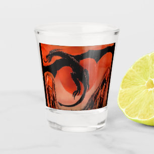Schwarzer Drache im Flug Schnapsglas