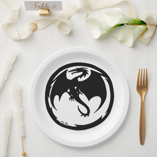 Schwarzer Drache, weiße Teller (Hochzeit)