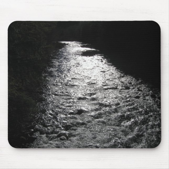 Schwarzer Fluss. Mousepad (Vorne)