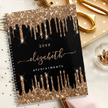 Schwarzer Glitzer Tropfen Monogramm Name 2026 Planer<br><div class="desc">Ein eleganter schwarzer Hintergrund mit goldenen Glitzer-Tropfen aus Imitat, tropfender Malerei. Personalisieren und fügen Sie ein Jahr, einen Namen und einen Titel hinzu. Der Name ist mit einem goldenen, großen, modernen Handschrift geschrieben Stift. Ideal für Schule, Arbeit oder Organisation Ihres Privat-/Familienlebens. Um die Swashes behalten, löschen Sie nur den Beispielnamen,...</div>